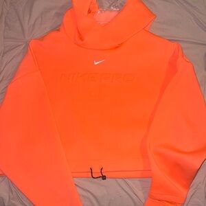 Nike Pro cropped hoodie